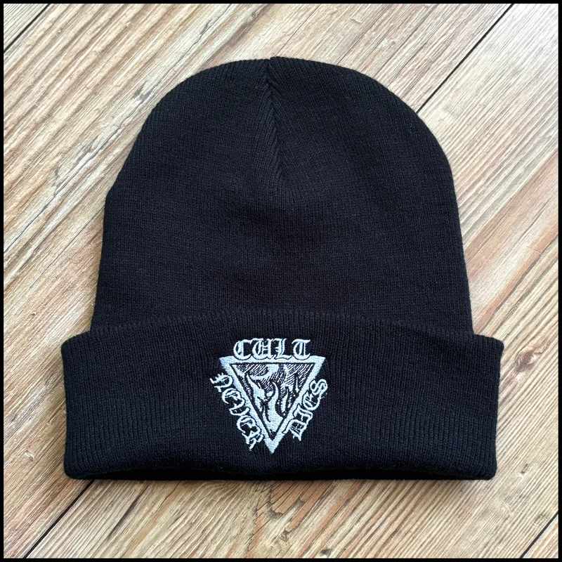 CULT NEVER DIES winter beanie hat