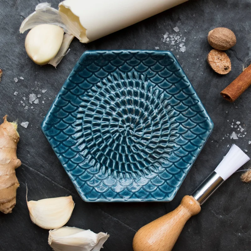 The Grate Plate Set: Ceramic Grater + Peeler + Brush Carrot Orange